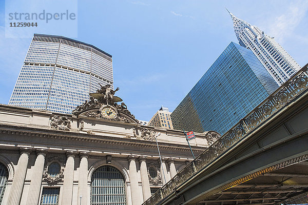 USA  New York State  New York City  Manhattan  Grand Central Station umgeben von Wolkenkratzern