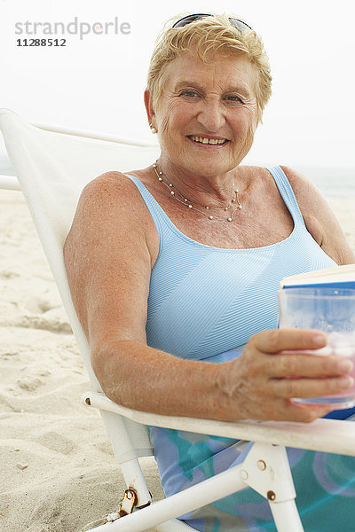 Porträt einer Frau am Strand