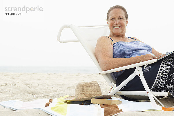 Porträt einer Frau am Strand