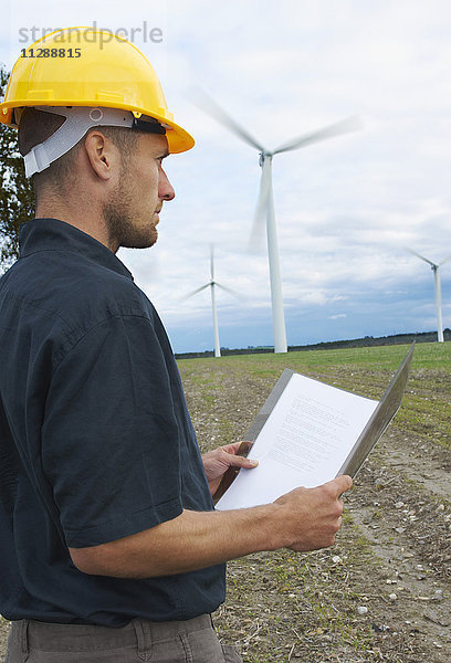 Arbeiter im Windpark  Dänemark