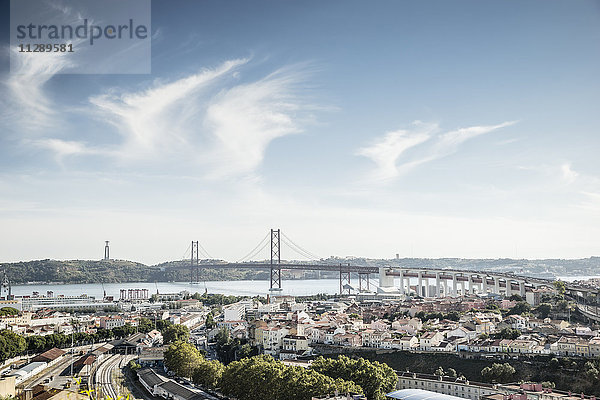 Portugal  Lissabon  Stadtansicht mit Tejo River und Ponte 25 de Abril