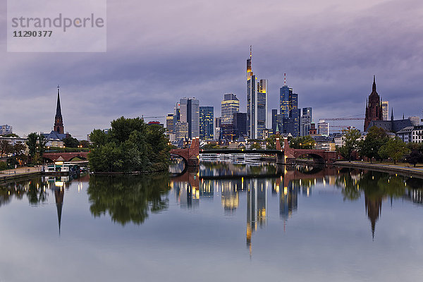 Deutschland  Hessen  Frankfurt  Skyline des Bankenviertels