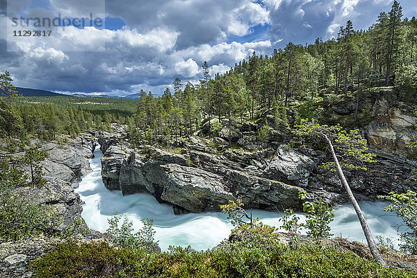 Norwegen  Oppland  Fluss Sjoa in der Ridderspranget-Schlucht