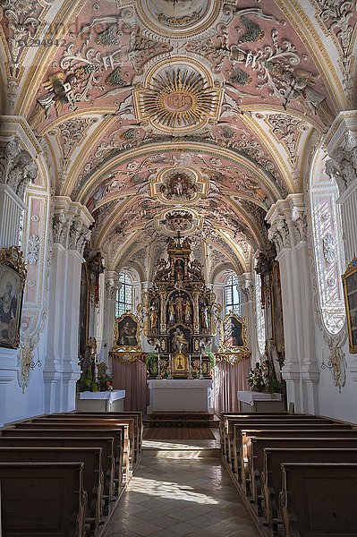 Innenansicht Altarraum  Friedhofskirche Heilig Blut  Fischbachau  Oberbayern  Bayern  Deutschland  Europa