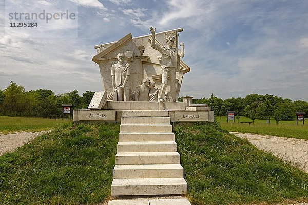 Friedensmahnmal Der Umbruch  Denkmal für das Paneuropäische Picknick 1989  bei St. Margarethen  Burgenland  Neusiedlersee  Sopronk?hida  Ungarn  Europa