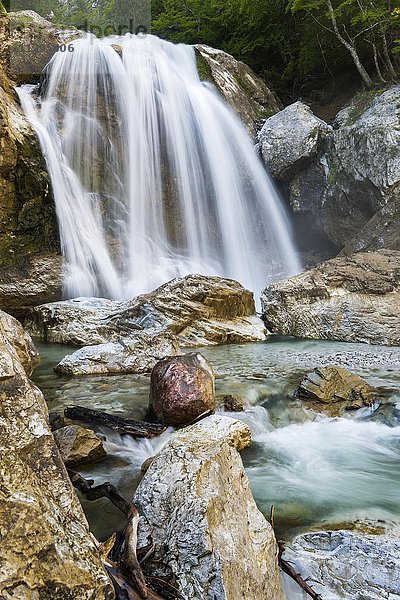 Kleiner Wasserfall  Garnitzenklamm  Hermagor  Kärnten  Österreich  Europa