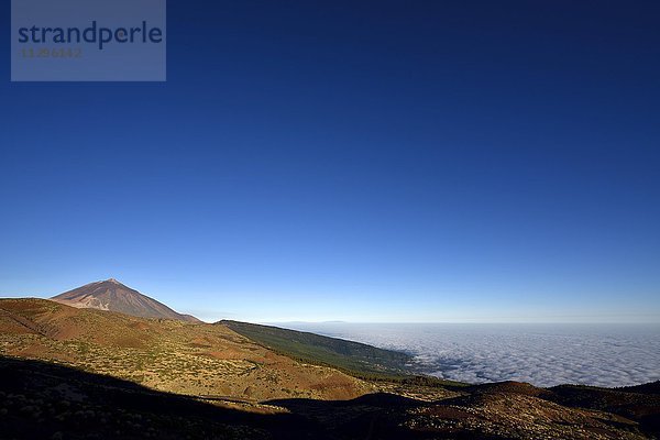 Passatwolken über Orotava-Tal  Pico del Teide  Nationalpark Teide  Teneriffa  Kanarische Inseln  Spanien  Europa