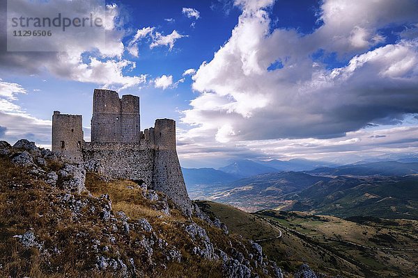 Burg Rocca Calascio  Gran Sasso  Abruzzen  Italien  Europa