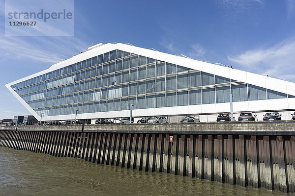 Dockland  modernes Bürogebäude am Elbufer  Hafen  Altona  Hamburg  Deutschland  Europa