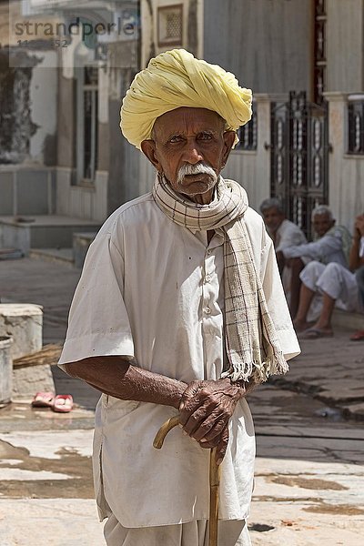 Straßenszene  alter Mann  Bera  Rajasthan  Indien  Asien