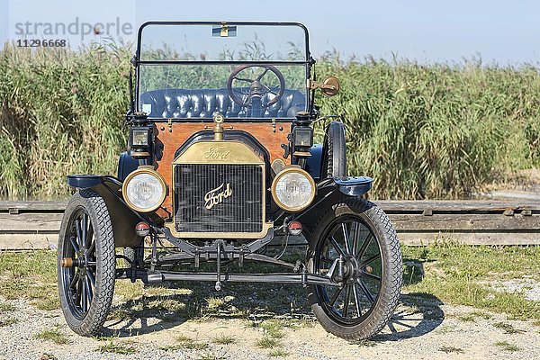 Oldtimer Ford T Runabout  Baujahr 1913  4 Zylinder  Hubraum 2700 ccm  2 Vorwärtsgänge  Halbautomat  20 PS  72 km/h