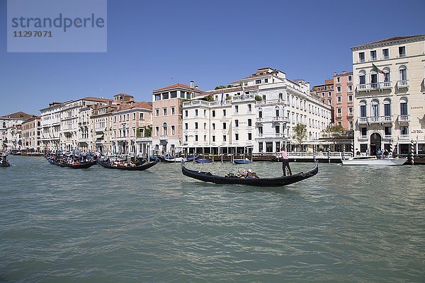 Gondeln auf dem Canal Grande  Cannaregio  Venedig  Venetien  Italien  Europa