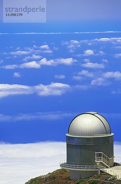 astrophysikalisches Observatorium auf einem felsigen Hügel  Roque de los Muchachos  Garafia  La Palma  Kanarische Inseln  Spanien  Europa