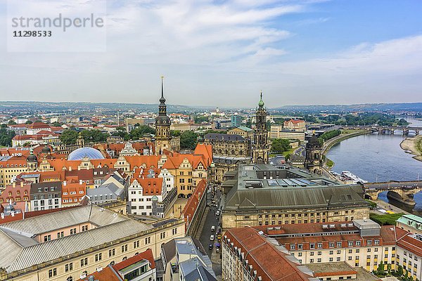 Ausblick von der Frauenkirche auf Altstadt und Elbe  Dresden  Sachsen  Deutschland  Europa