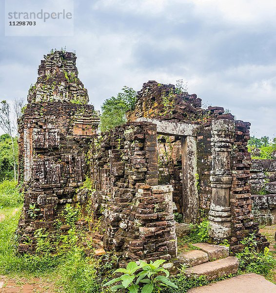 M? S?n  My Son  Tempel  moosbewachsene verfallene Ruinen  Tempelstadt  UNESCO-Weltkulturerbe  Zentralvietnam  Qu?ng Nam  Vietnam  Asien