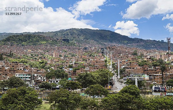 Seilbahn zum Barrio de Santo Domingo  Medellín  Kolumbien  Südamerika