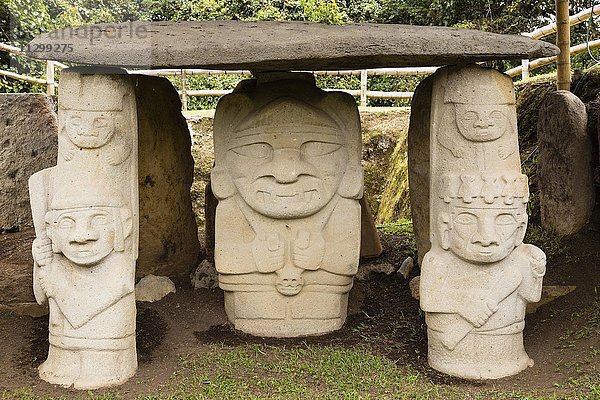 Präkolumbianische Grabskulpturen von San Agustin  Megalithen  Parque Archeologico  San Agustin  Huila  Kolumbien  Südamerika