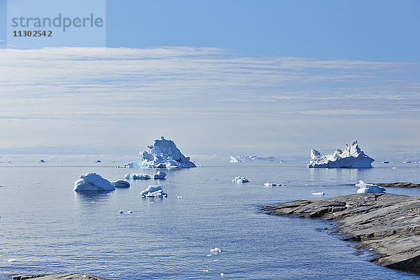 Eisberge  Ilulissat-Eisfjord  Ilulissat  Grönland  Europa