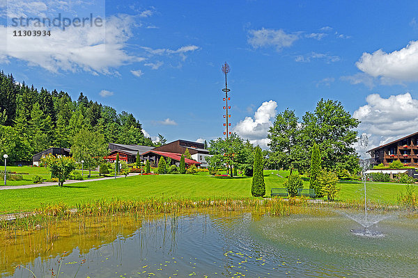 Kurort  Teich  Wasser  Springbrunnen  Lindner Park Hotel und Spa  Maibaum  Kurhaus