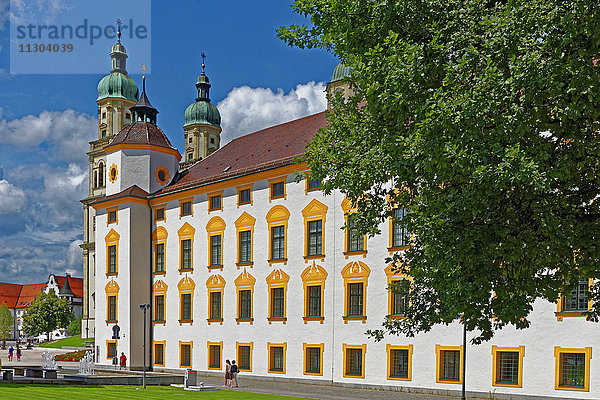 Fürstabtliche Residenz  Residenz  Basilika  St. Lorenz