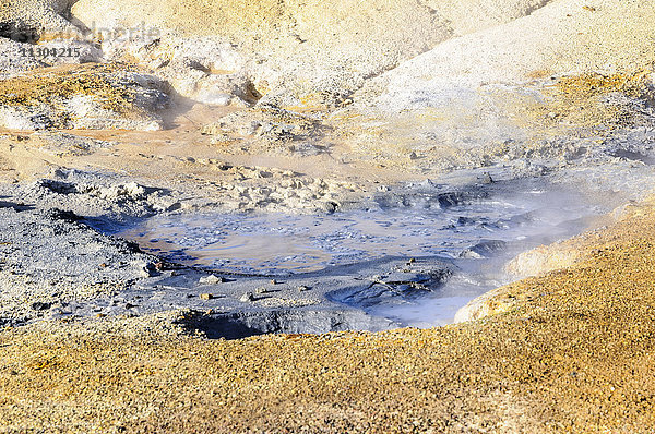 Heiße Quellen und Schlammtöpfe bei Krysuvik  Seltun  Halbinsel Reykjanes  Südwestisland.