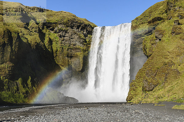 Wasserfall Skogafoss im Süden Islands.
