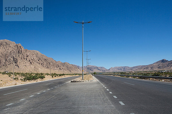 Iran  Autobahn bei Neyriz City