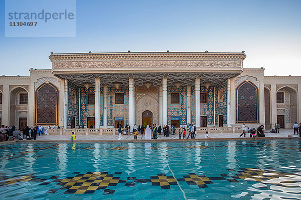 Iran  Shiraz Stadt  Shah-e Cheragh Heiligtum