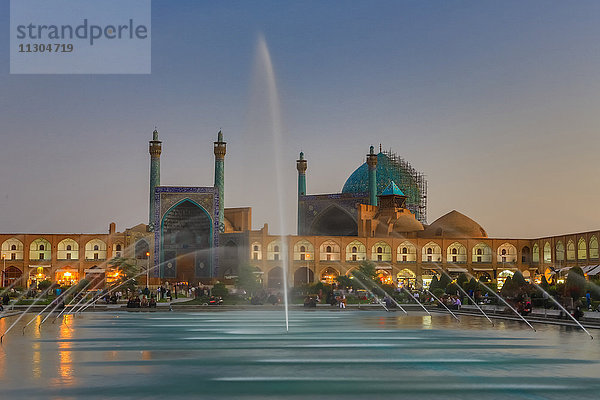 Iran  Isfahan Stadt  Naqsh-e Jahan Platz  Masjed-e Shah Moschee