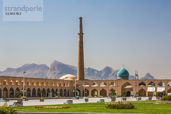 Iran  Stadt Isfahan  Ali-Masjid-Moschee  Platz