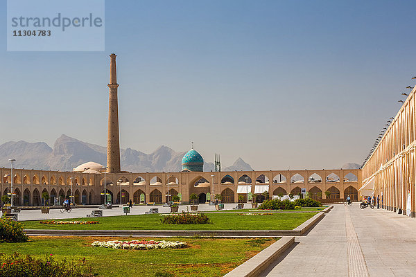 Iran  Stadt Isfahan  Ali-Masjid-Moschee  Platz