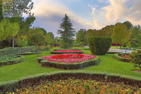 Iran  Stadt Isfahan  Blumengarten