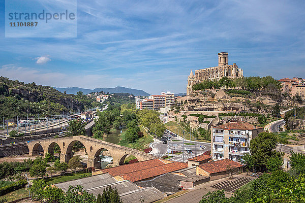 Spanien  Katalonien  Manresa Stadt  Die Alte Brücke und die Kathedrale La Seu