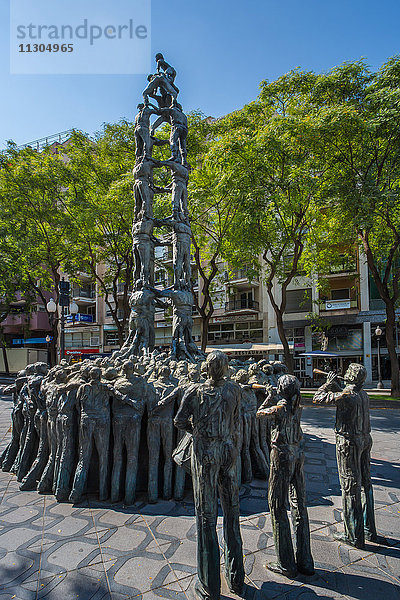 Spanien  Katalonien  Tarragona City  Avenida Ramblas  Castellers Monument