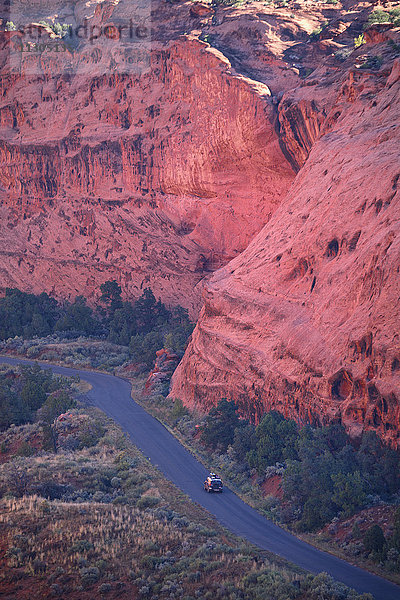 USA  Colorado Plateau  Utah  Grand Staircase-Escalante  National Monument  Burr Trail  Auto  Fahrt  Slick Rock  Canyon  landschaftlich schön