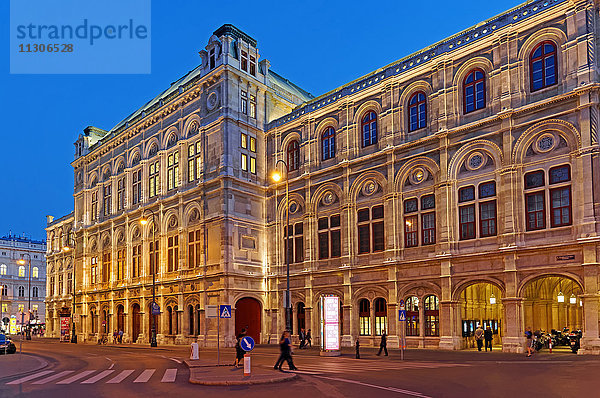 Wiener Staatsoper  Opernhaus  Abend  Stimmung