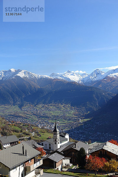 Schweiz  Europa  Wallis  Mund  Dorf  Berge  Herbst