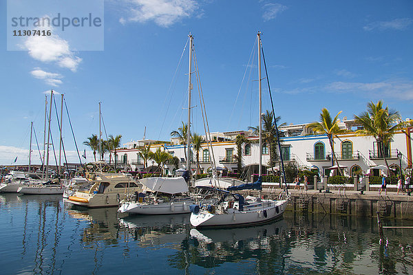 Gran Canaria  Kanarische Inseln  Spanien  Europa  Mogan  Puerto de Mogan  Yachthafen  Hafen  Segelboote  Urlaub  Tourismus
