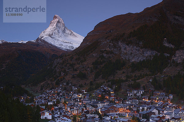 Dorf Zermatt und Matterhorn  Wallis  Schweiz