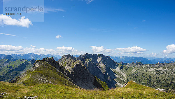 Allgäu  Allgäuer Alpen  Bayern  Berge  Bergkamm  Bergwelt  Daumengruppe  Deutschland  Europa  groß  großartig  Daumen  Hindelanger Klettersteig  Kalk  Nebelhorn  Nordkalk  Panorama  Wengenköpfe