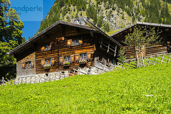 Allgäu  Allgäuer Alpen  Alpen  Alpenlandschaft  Bauernhaus  Bayern  bei Oberstdorf  Deutschland  Europa  Gerstruben  Holzhaus  Oberallgäu