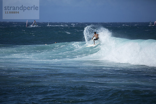 Maui  Strand  Meeresküste  Paia  USA  Hawaii  Amerika  Baden  Wassersport  Surfen  keine Modellfreigabe