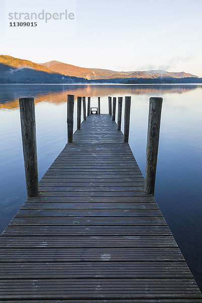 England  Cumbria  Lake District  Derwentwater  Holzsteg