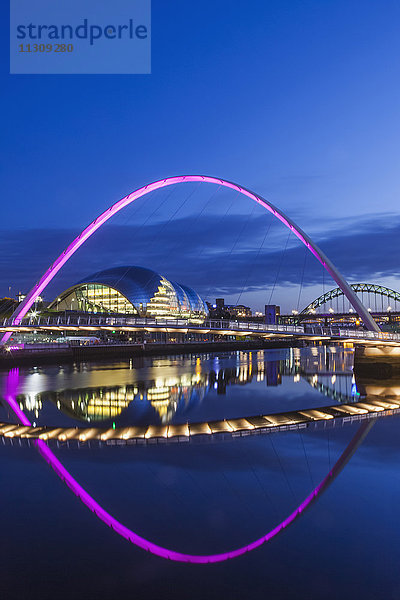 England  Tyne and Wear  Gateshead  Newcastle  Gateshead Millenium Bridge
