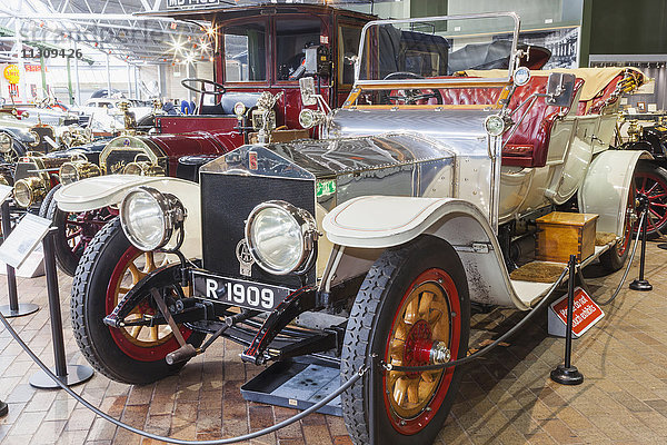England  Hampshire  New Forest  Beaulieu  The National Motor Museum  Ausstellung eines alten Rolls Royce Silver Ghost von 1909
