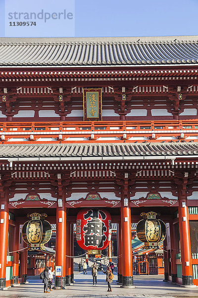 Japan  Honshu  Tokio  Asakusa  Sensoji-Tempel alias Asakusa Kannon-Tempel  Tempeleingangstor