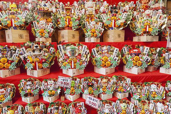 Japan  Honshu  Tokio  Asakusa  Tamahime-Inari-Schrein  Kutsun-no-megumi-Festival  traditionelle Glückskekse