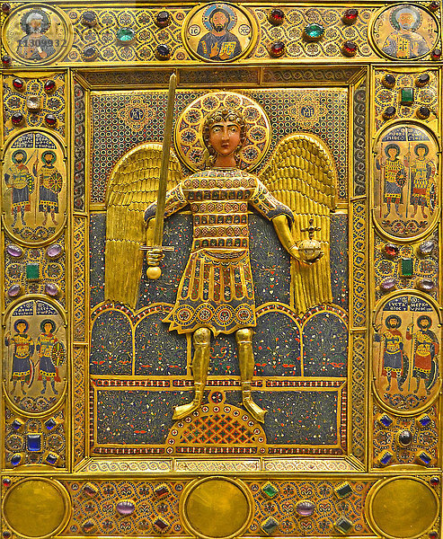 Antiker byzantinischer Goldpsalter mit dem Erzengel Gabriel  umgeben von Halbedelsteinen.