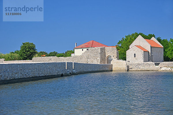 Der Eingang zur antiken römischen Inselstadt Nin  in der Nähe von Zadar in Kroatien.