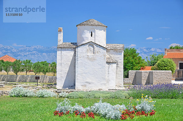 Die byzantinische Kirche der Heiligen Dreifaltigkeit in Nin  in der Nähe von Zadar in Kroatien. Erbaut im 9. Jahrhundert